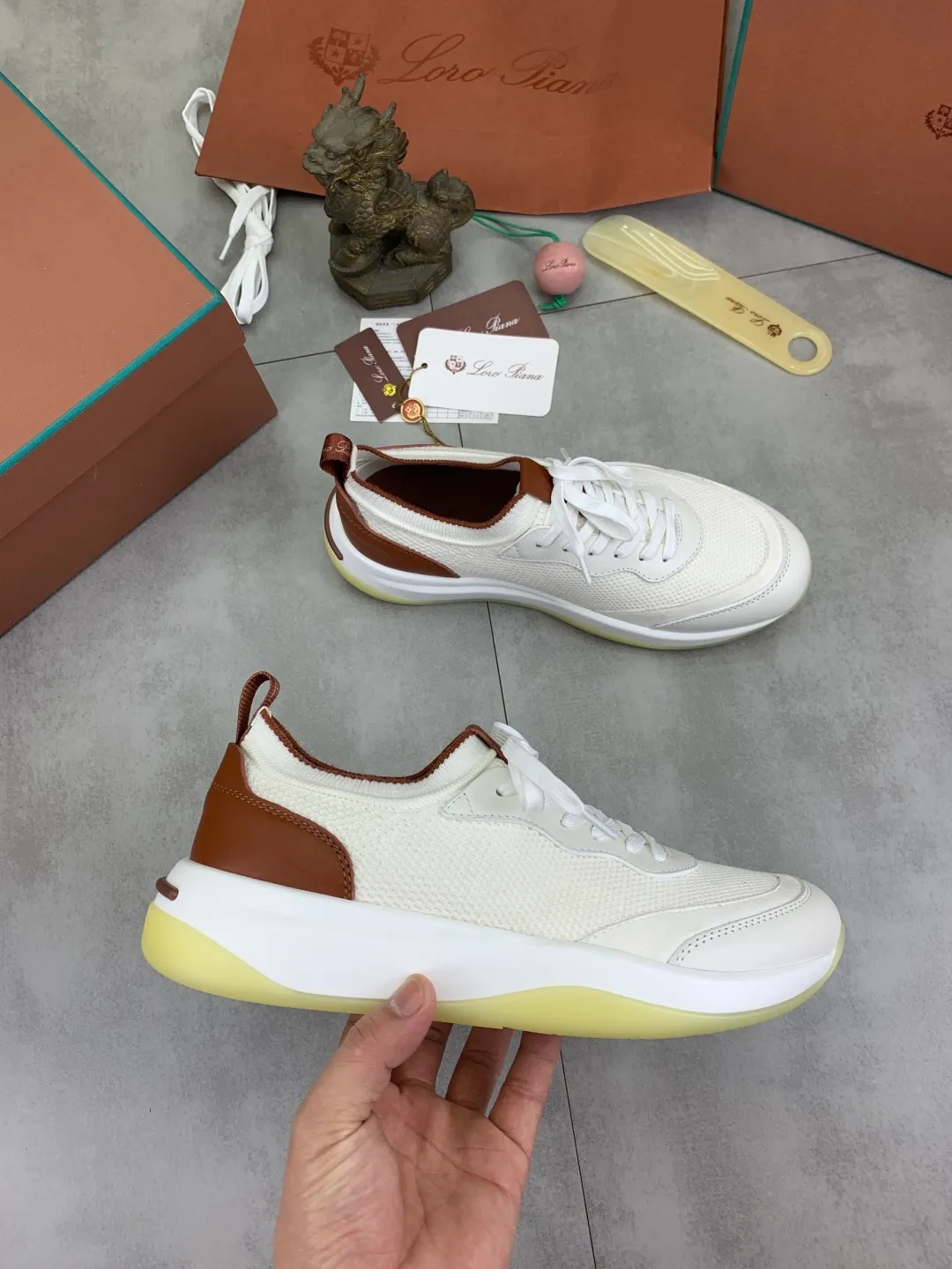 Men's Men's Shoes 💰P620 New 💰High Quality Latest Casual Shoes Loro Piana 💯Top Authentic Grade💯Buy the original 1:1 copy💯 Founded the existing Loro Piana company on April 24, 1924. It is now the sixth generation of family business, providing top quality products to customers who are discerning about taste and quality. Imported original fly woven fabric with cowhide fabric, plain calfskin lining, hand-stitched thread with cowhide feet, original packaging, code number: 38-44 (customized for 45 and 46), seven colors available